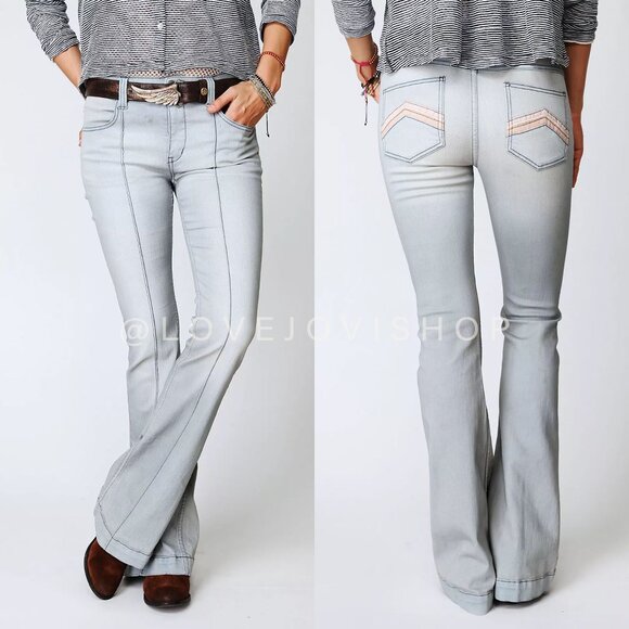 NWT! Free People ‘Pinktuck’ Flare Jeans in LA Disco | Boho 70s Revival - Picture 1 of 10